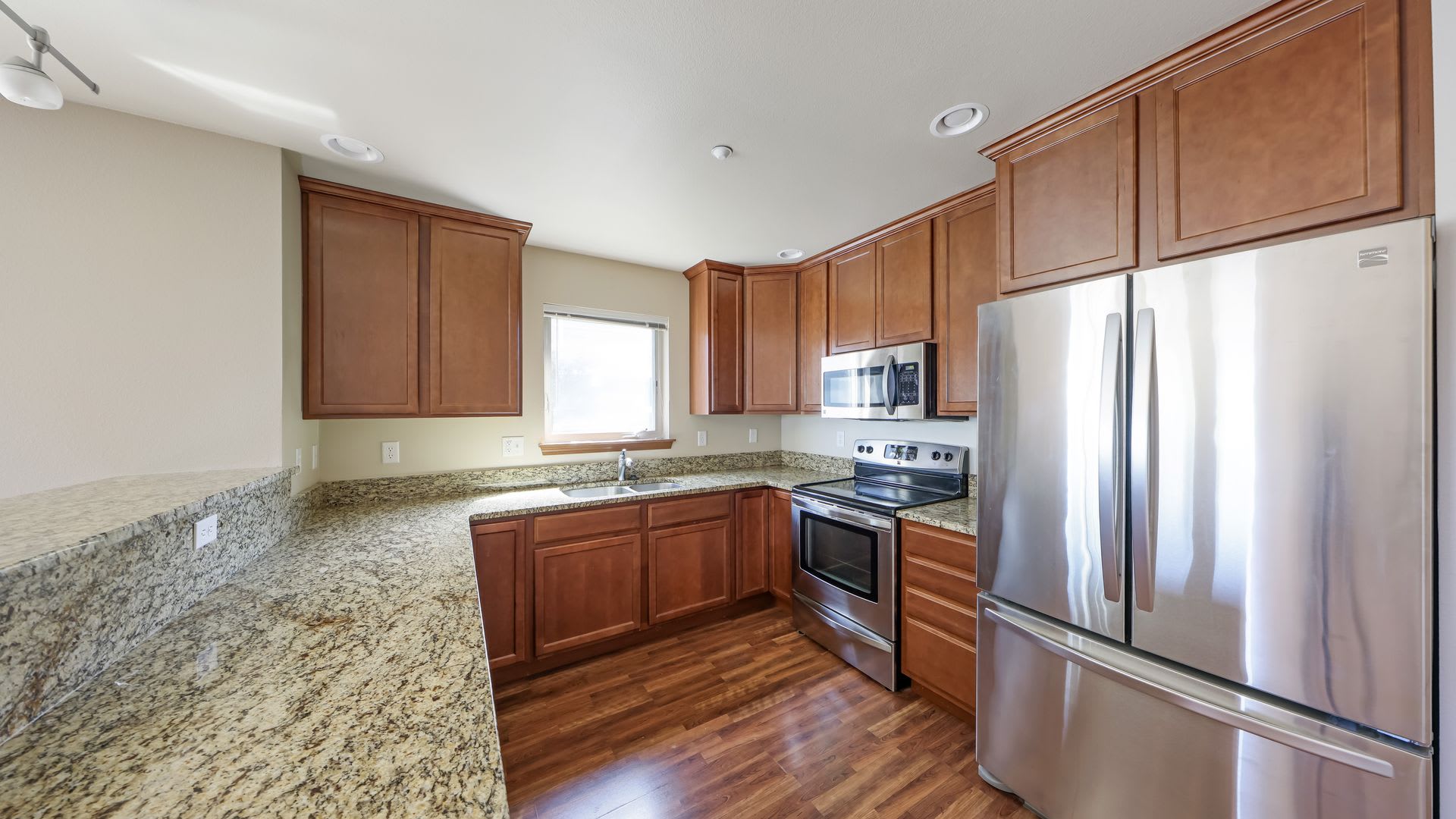 3 Bed 3 Bath Views Nas Whidbey Island Hospital – photo 3