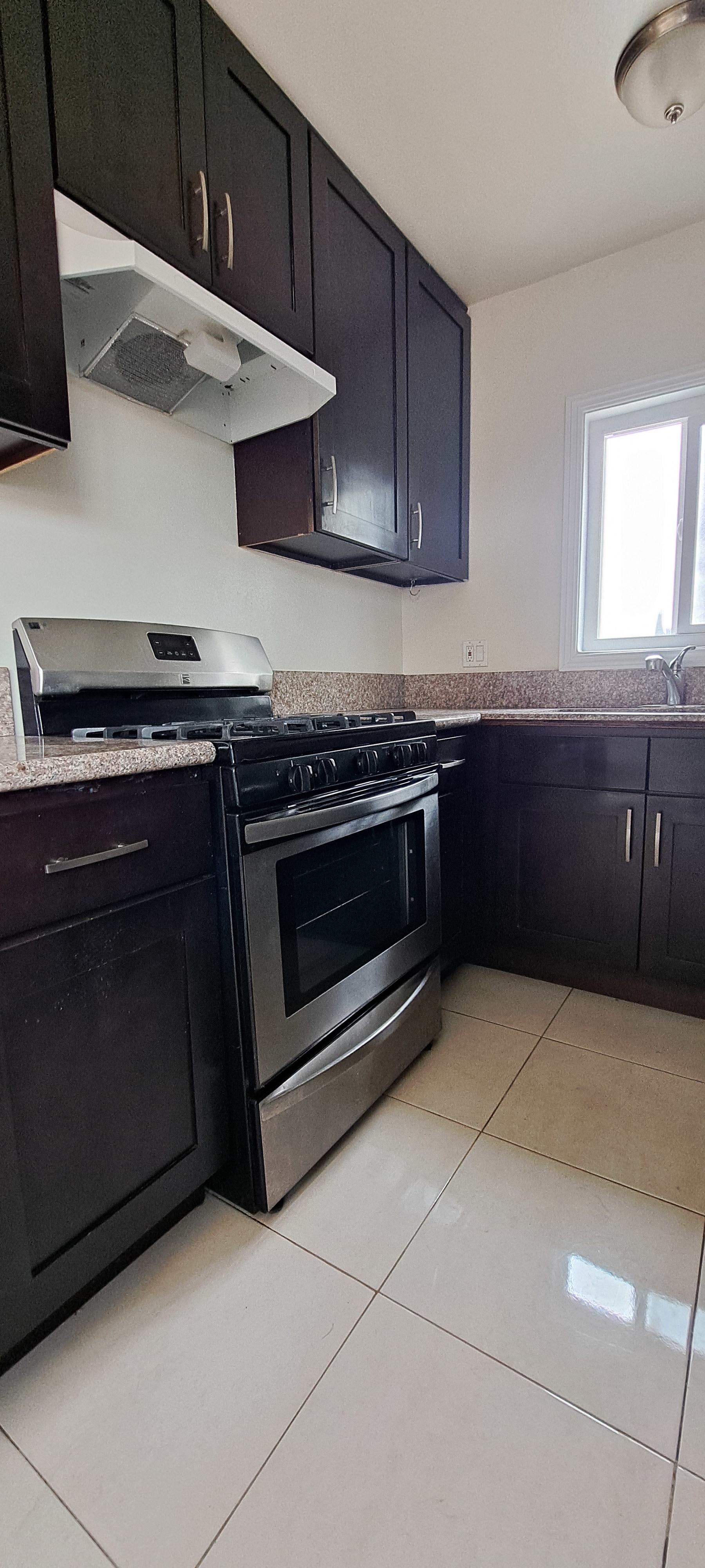 1340 West 85th Street – photo 2
