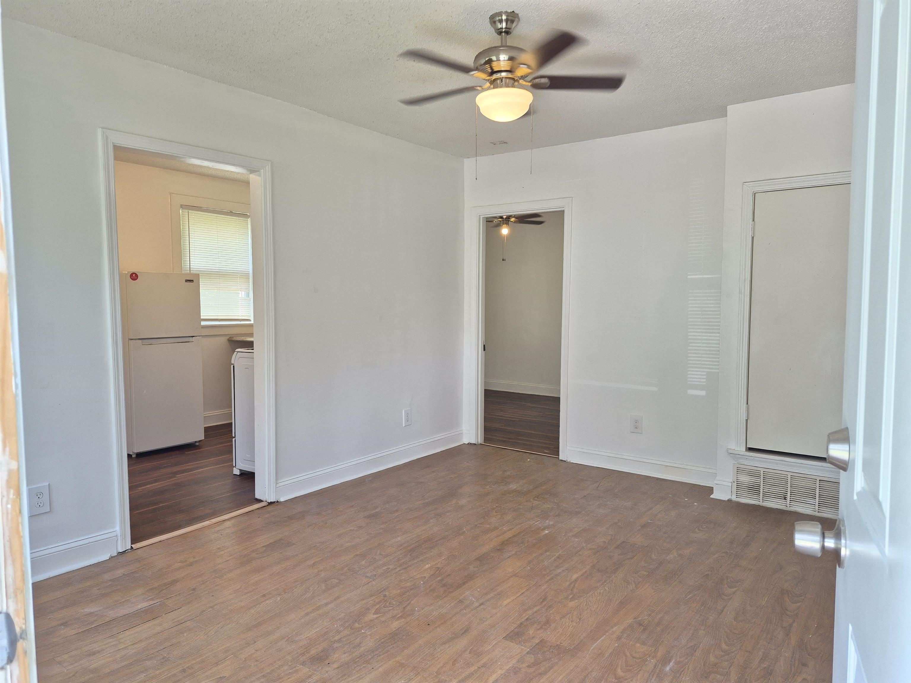 1074 PALMETTO Ave – photo 2