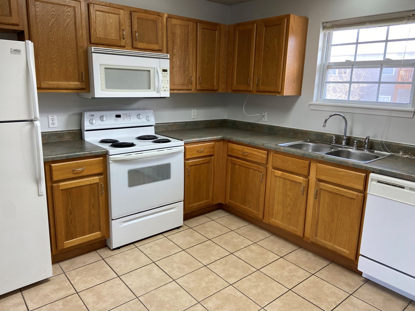 Condominium in Academy Commons – photo 2