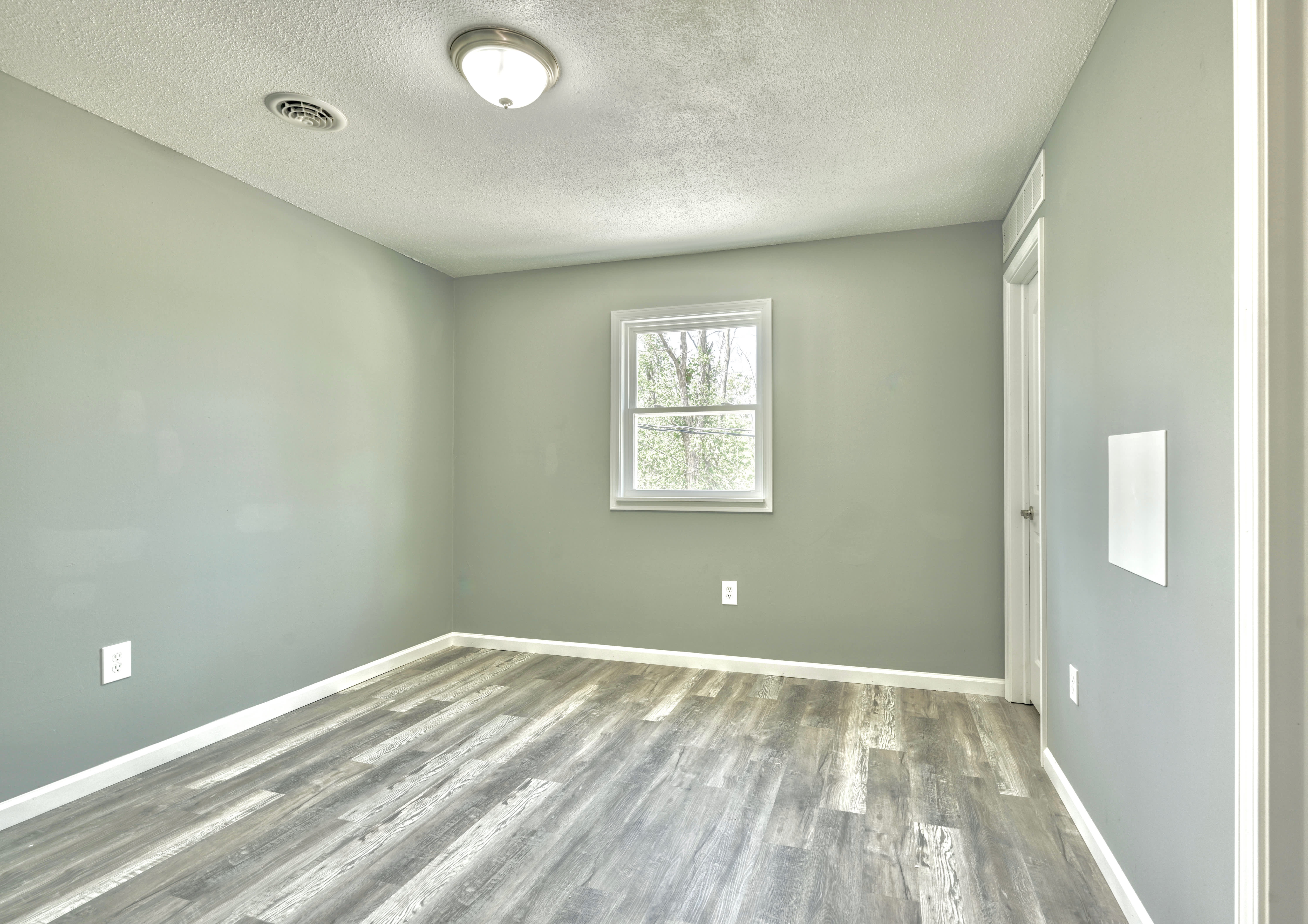 211 N Locust St – photo 2