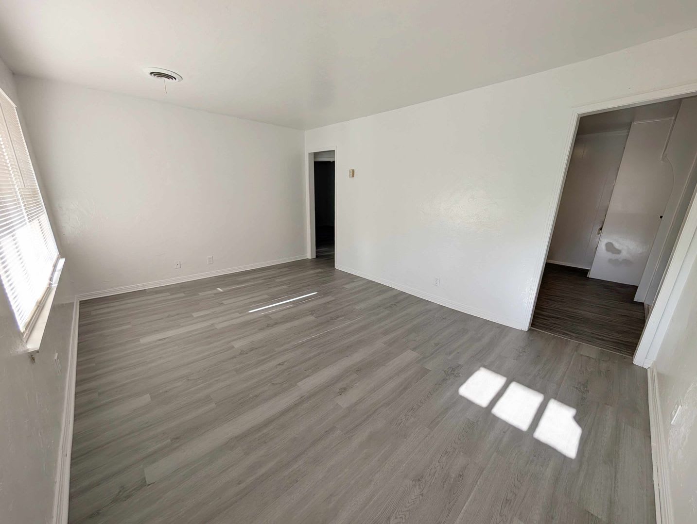 Freshly Updated & Move-In Ready – photo 2