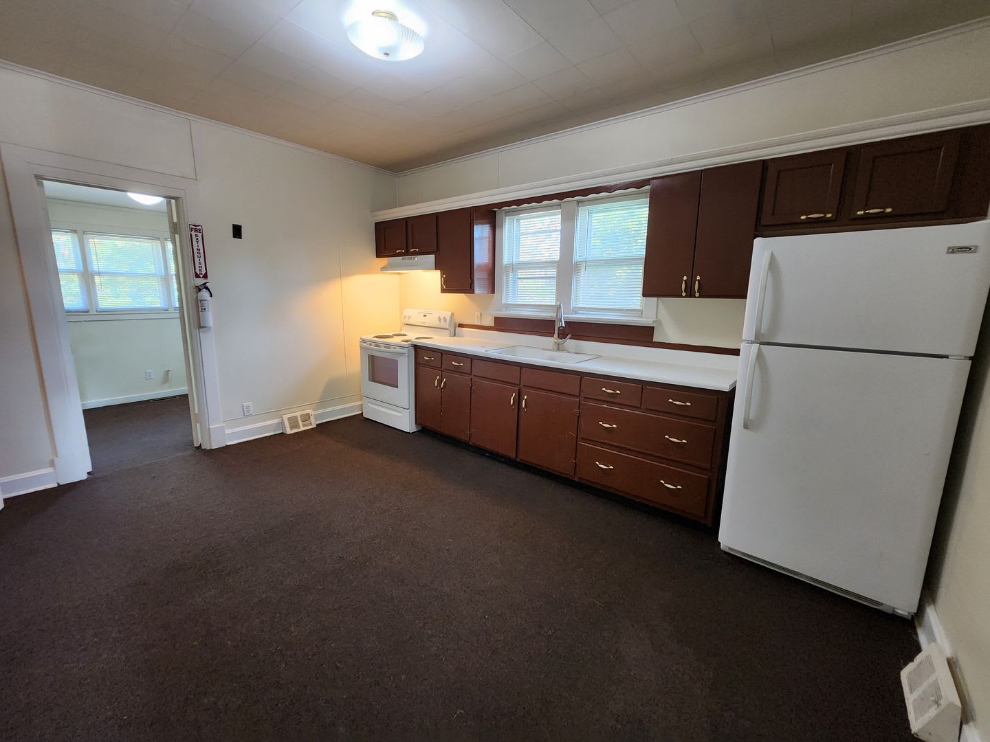 Cute 3 Bedroom Close to Shopping – photo 5