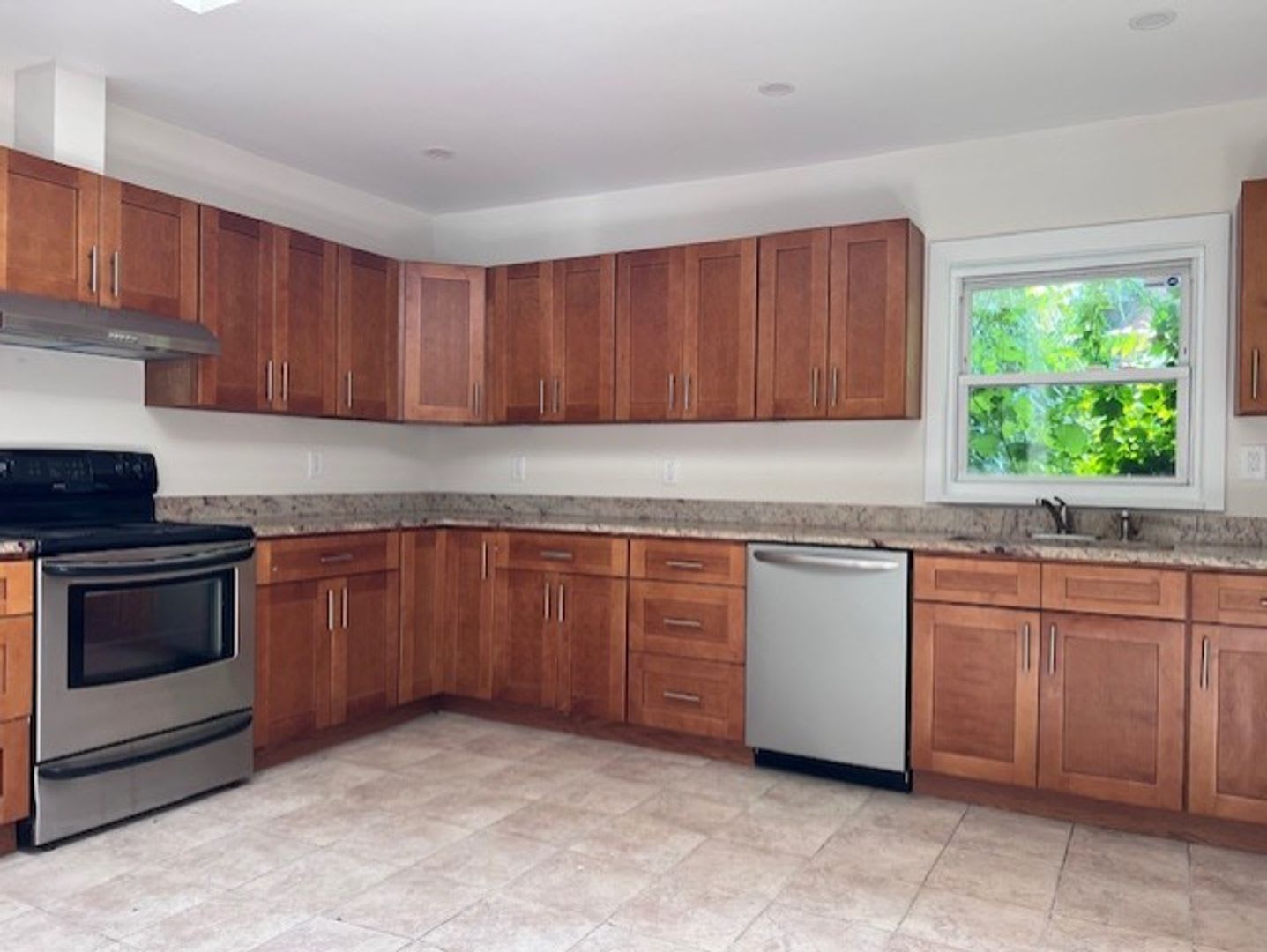 Large 4 bedroom, 2 1/2 bath home for rent in Ravena, NY on Rt 9W – photo 2