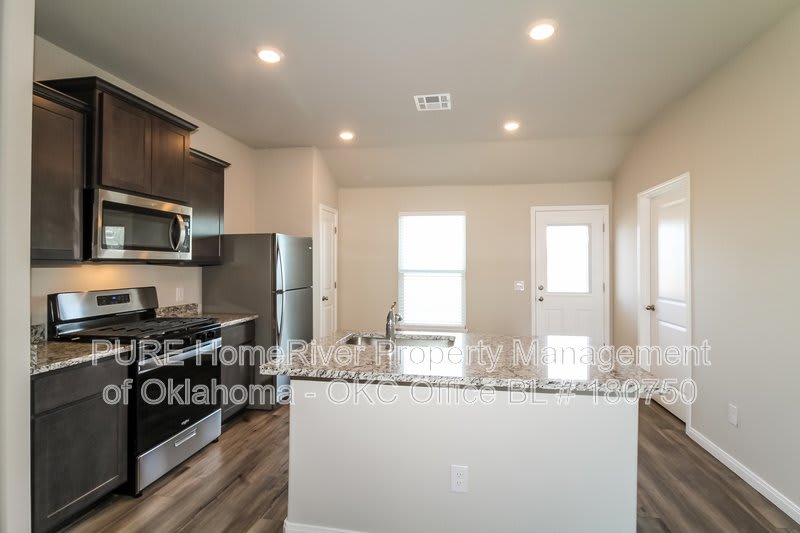1609 Vermilion Ln – photo 2