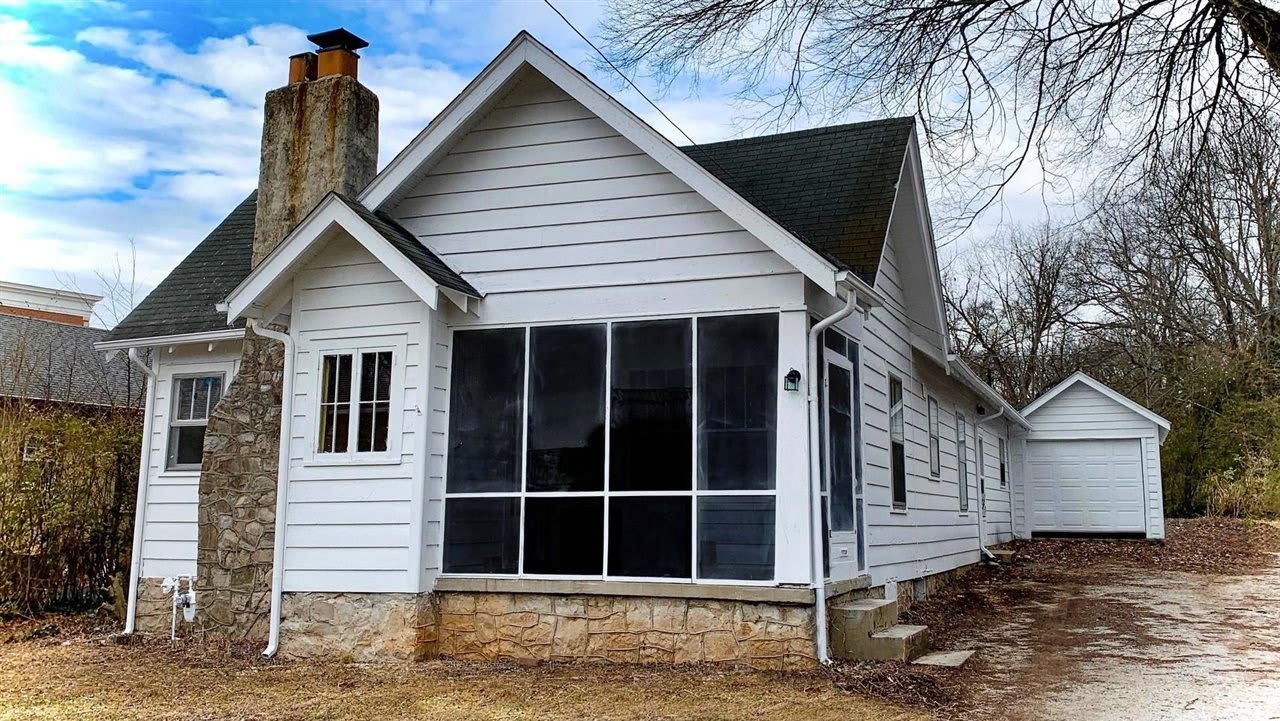 516 Regents Avenue – photo 1