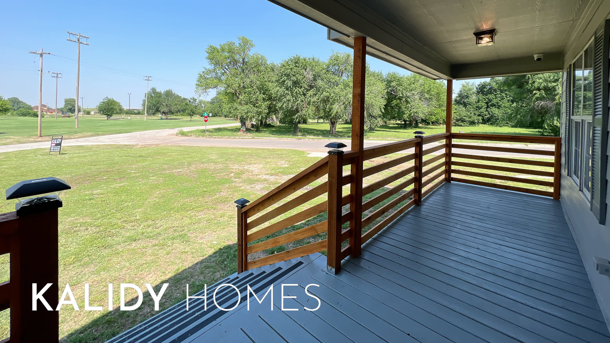 601 W Caddo St – photo 3