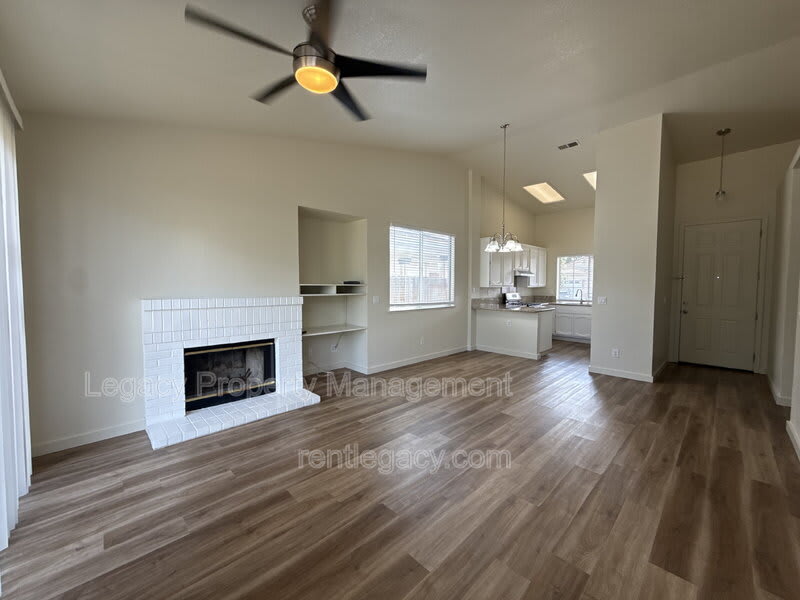 403 Munden Ct – photo 2