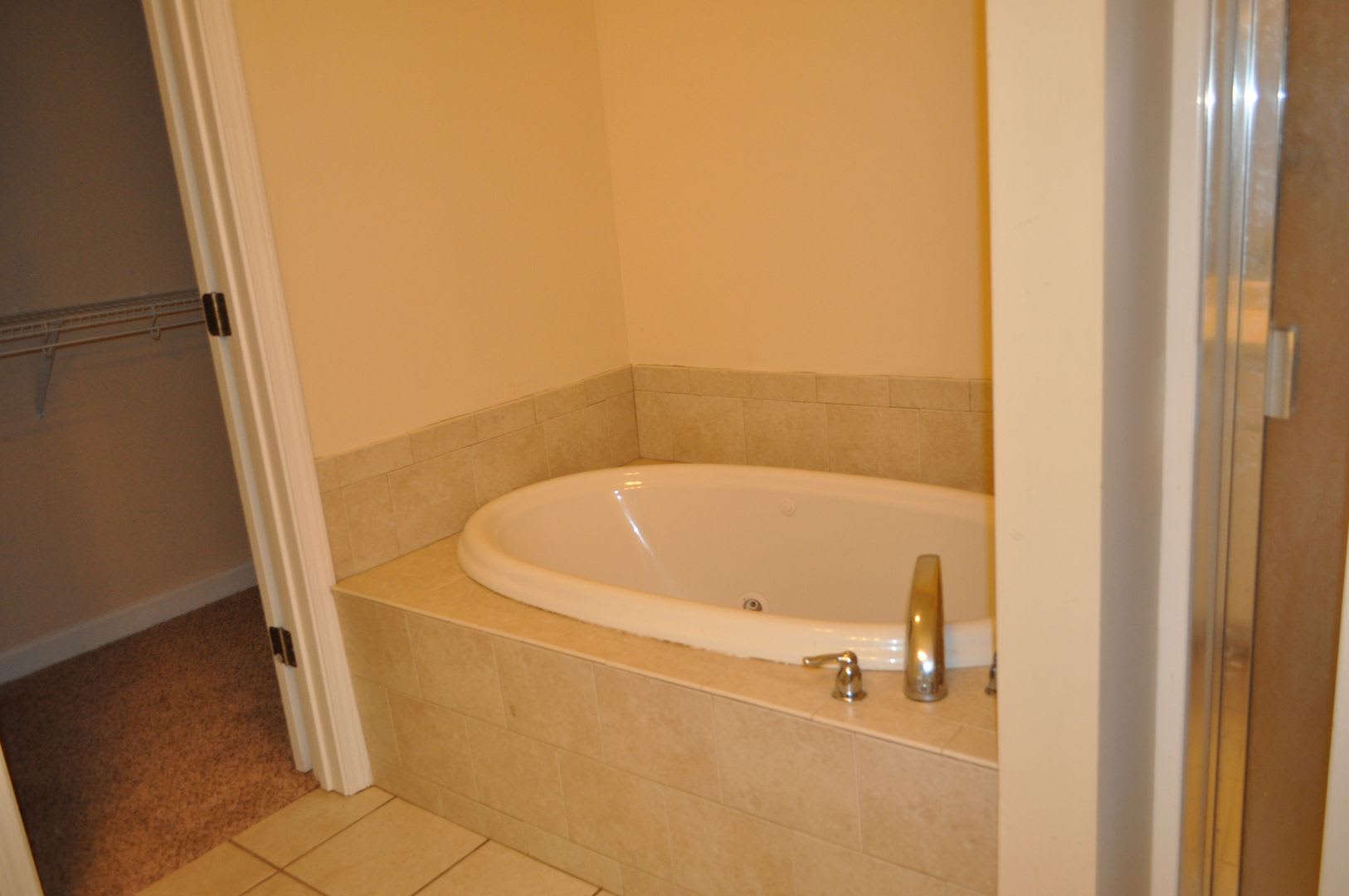 Available August 3rd – 2 Bedroom Duplex at The Hammocks! – photo 4