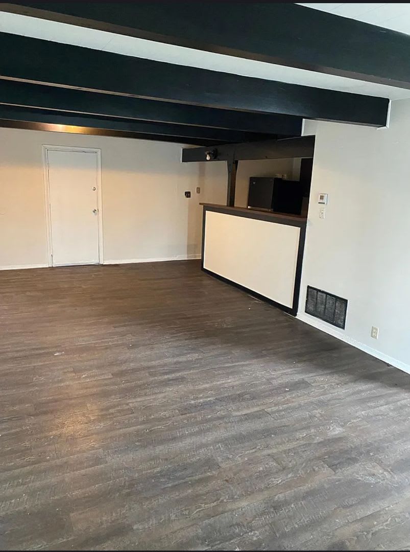 3 bed 1.5 bath – photo 1
