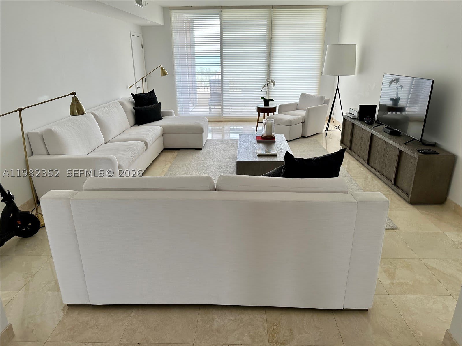 785 Crandon Blvd – photo 4