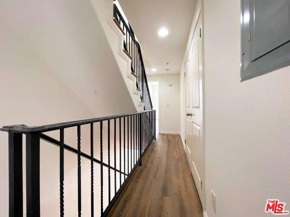 429 S St Andrews Pl – photo 3