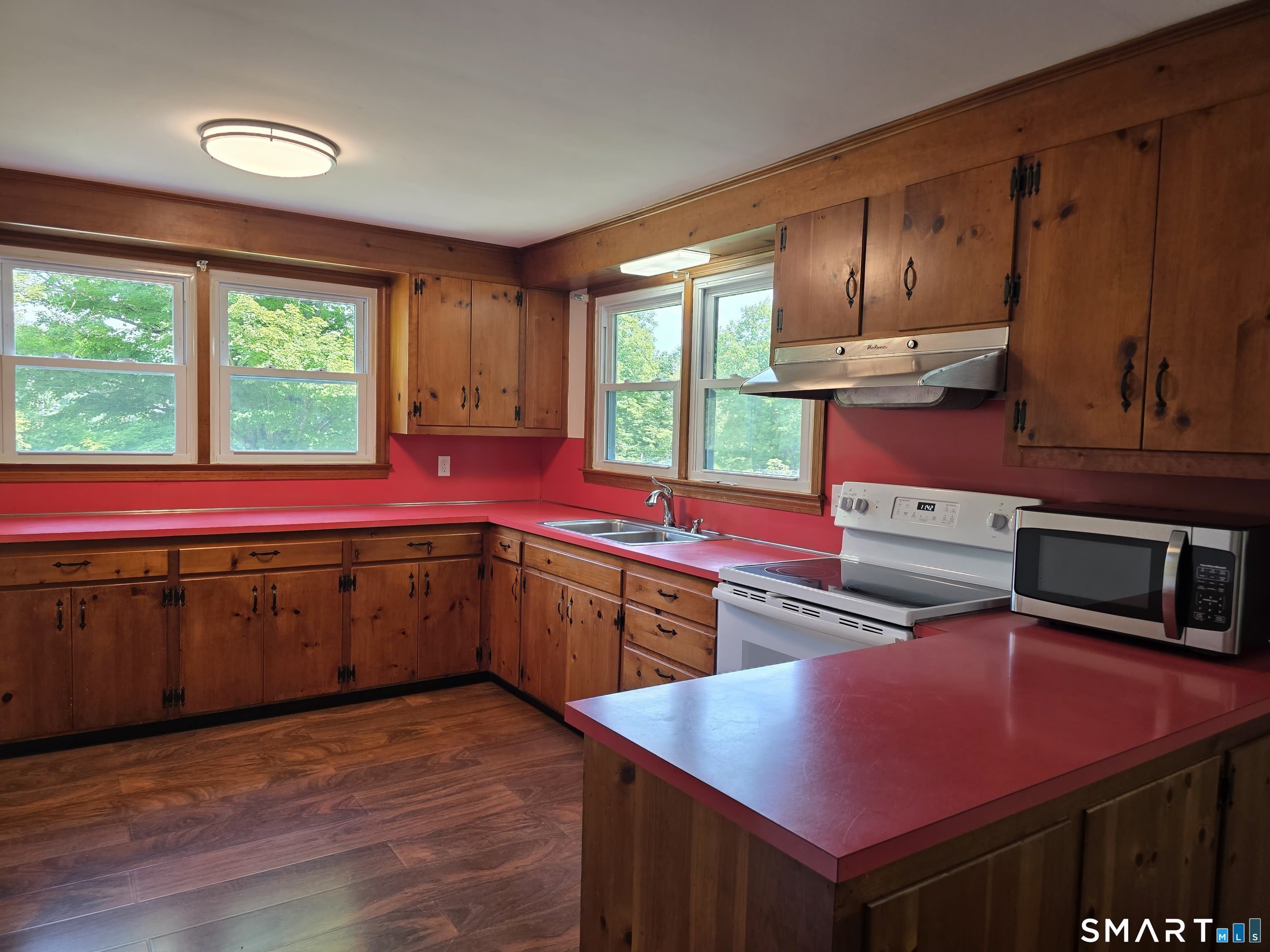 650 Main Street N – photo 3