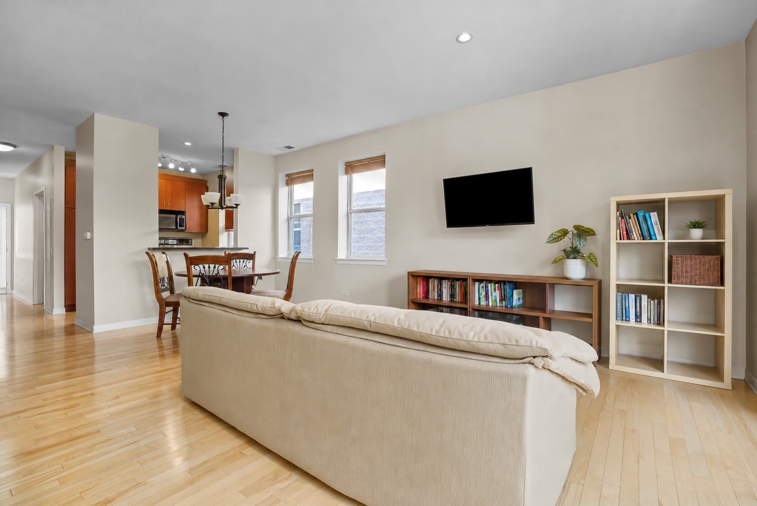 1112 W Washburne Avenue – photo 4