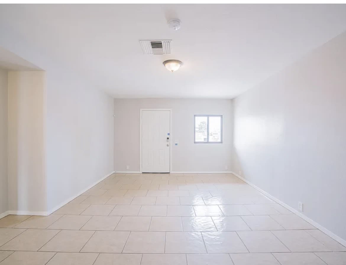 7915 West Pinchot Avenue – photo 3