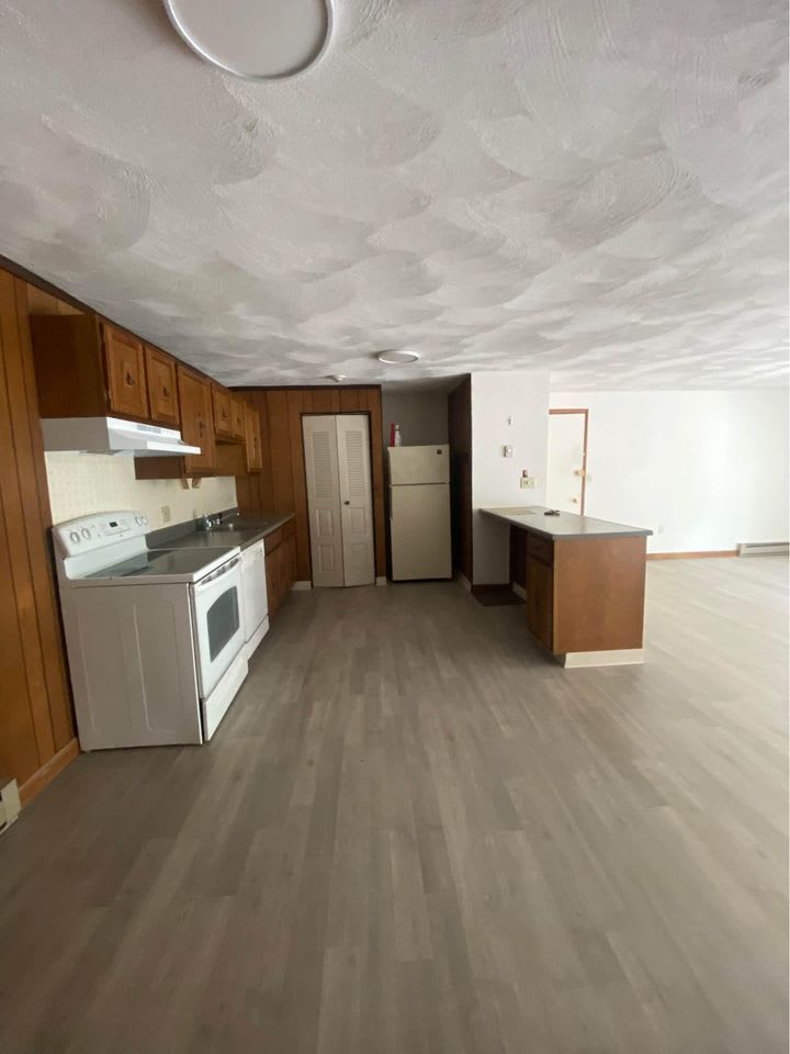 300 Smithfield Rd – photo 2