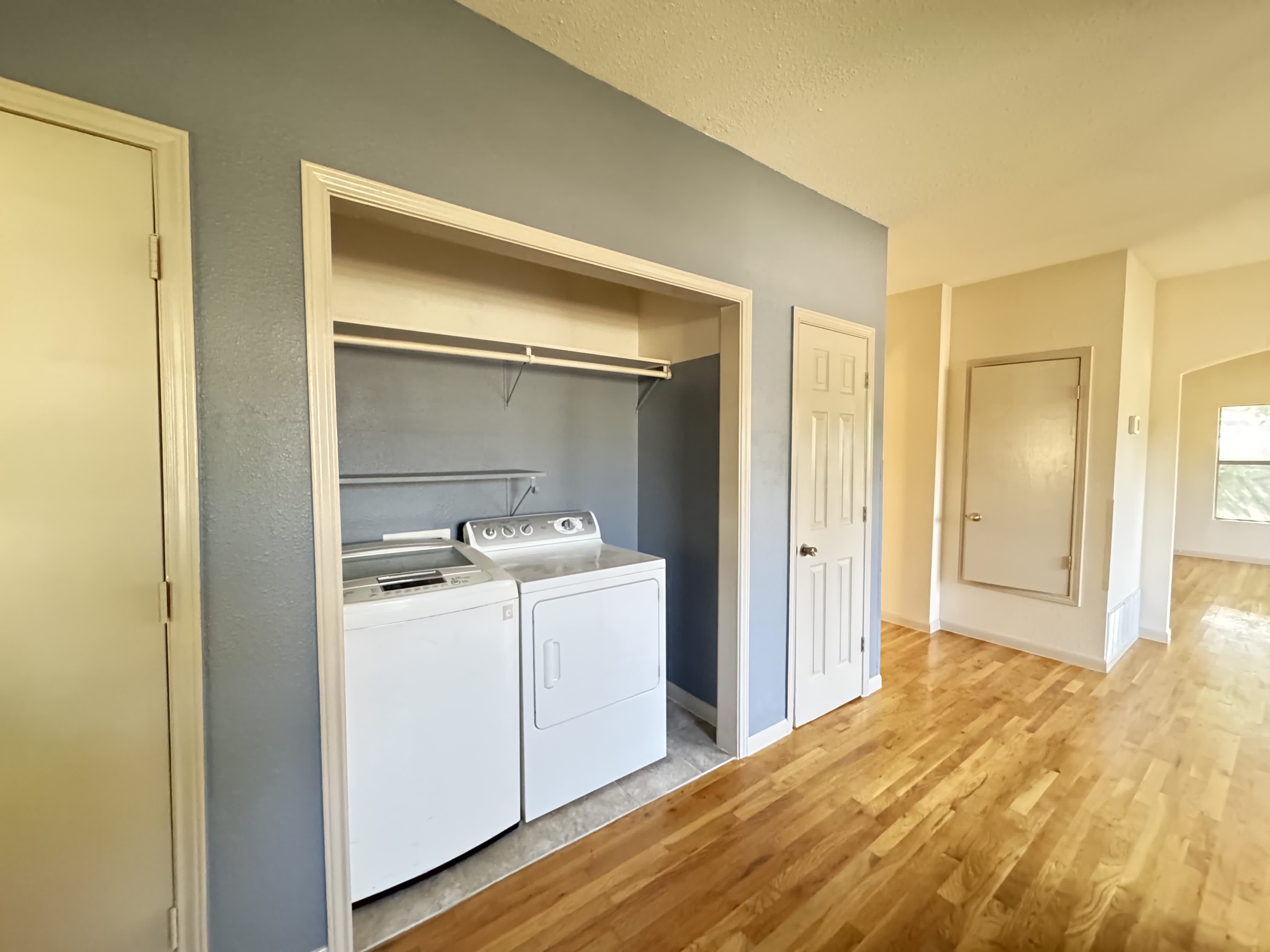 709 E Elmira St – photo 2