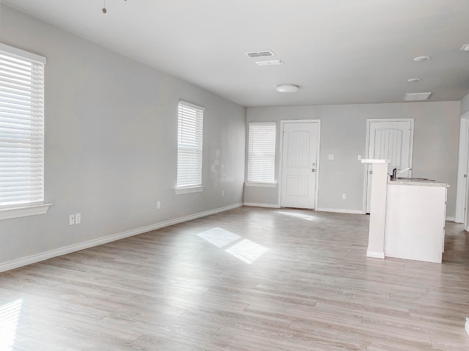 2406 Fir Avenue – photo 2