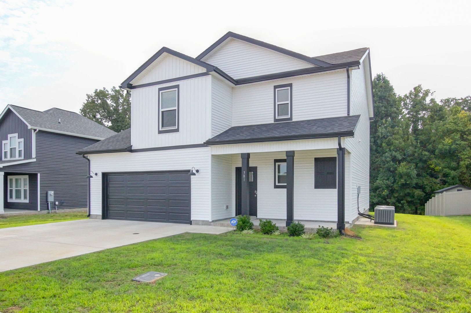 381 Galway Dr For Rent – photo 2
