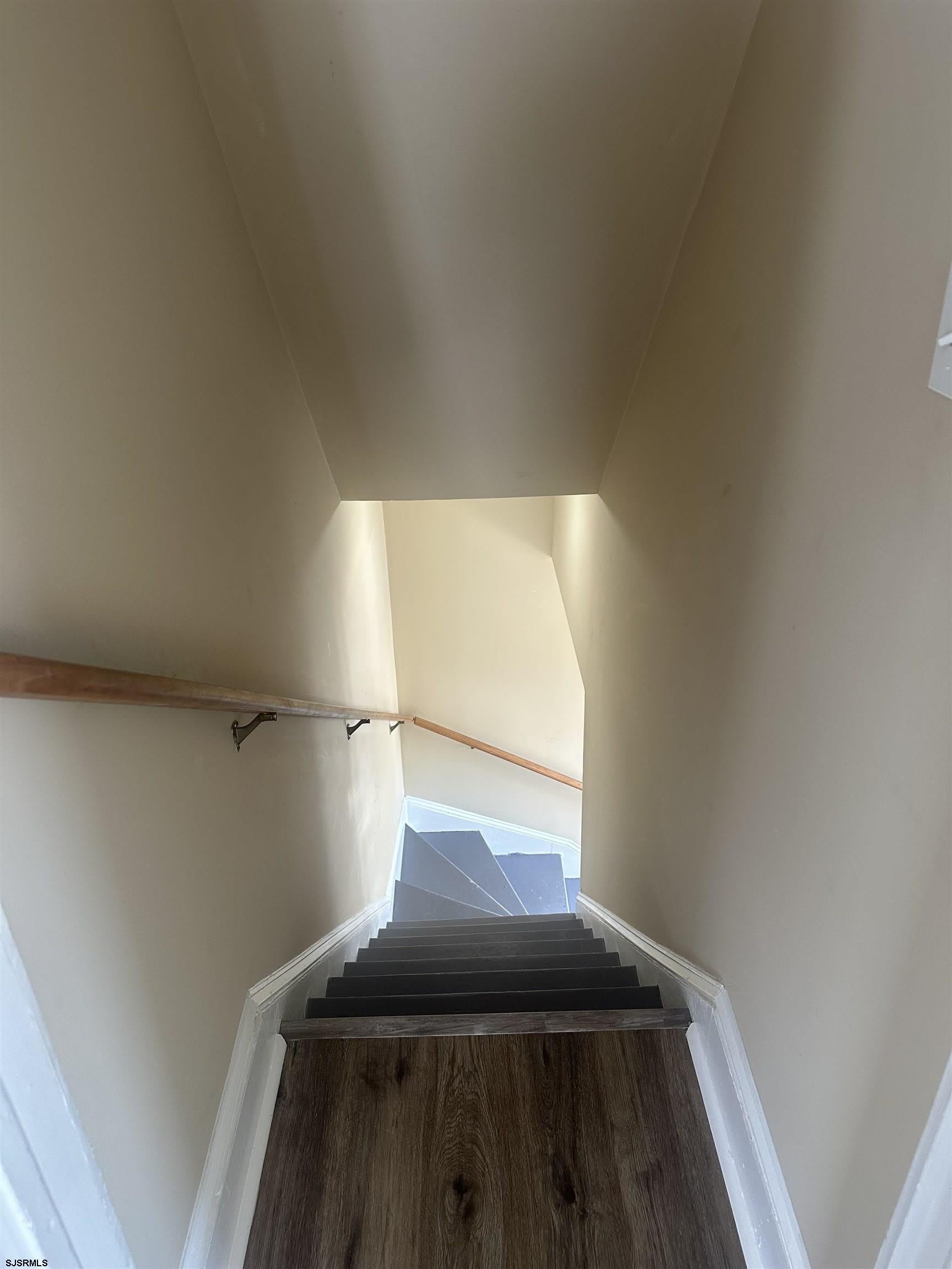 9 N Rosborough Ave – photo 2