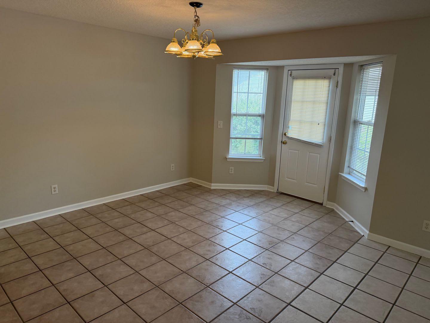 302 Windrdige Drive – photo 4