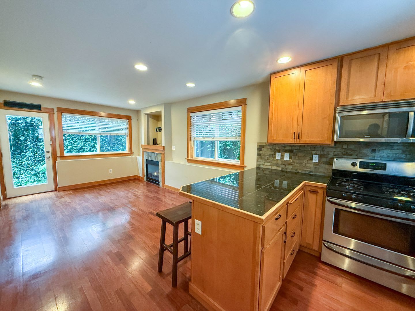 2bd/1.5ba Seattle Condo – photo 2