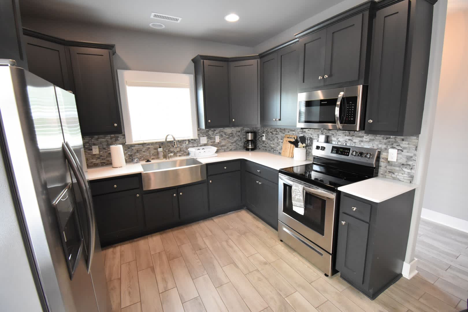 Luxurious 4 Bedroom 2.5 Bathroom in the Heart of Fayetteville, Arkansas!! – photo 3