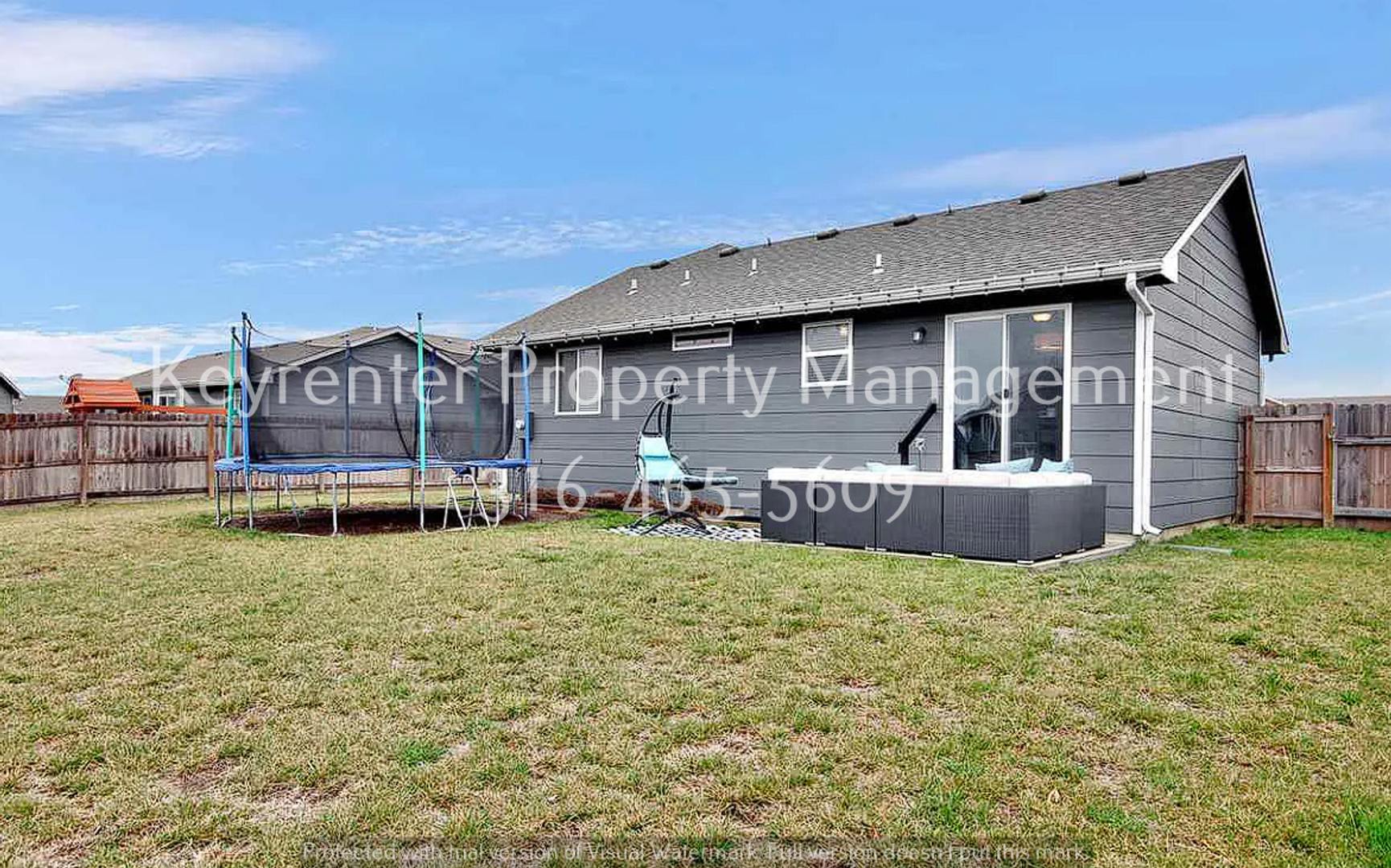 AUGUST is FREE!! Beautiful 3 Bed 2 Bath In Quiet Neighborhood – photo 4