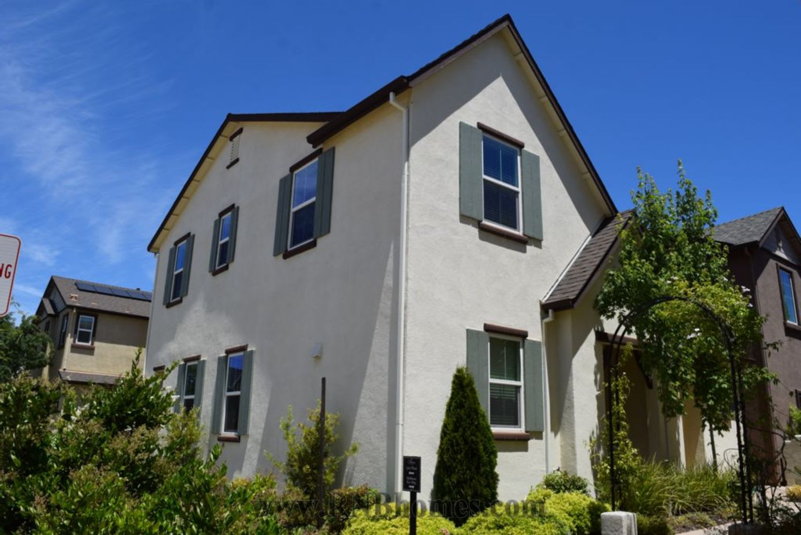 900 Lyon Place – photo 1