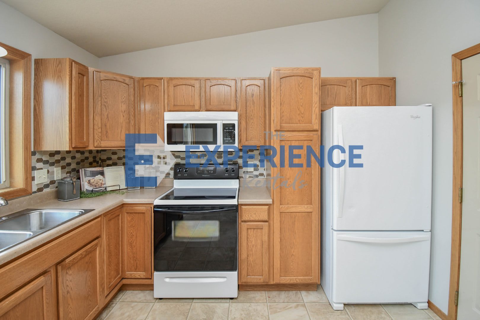 Spacious Ranch Home with 3-Car Garage, Finished Basement & Fenced Yard! – photo 5
