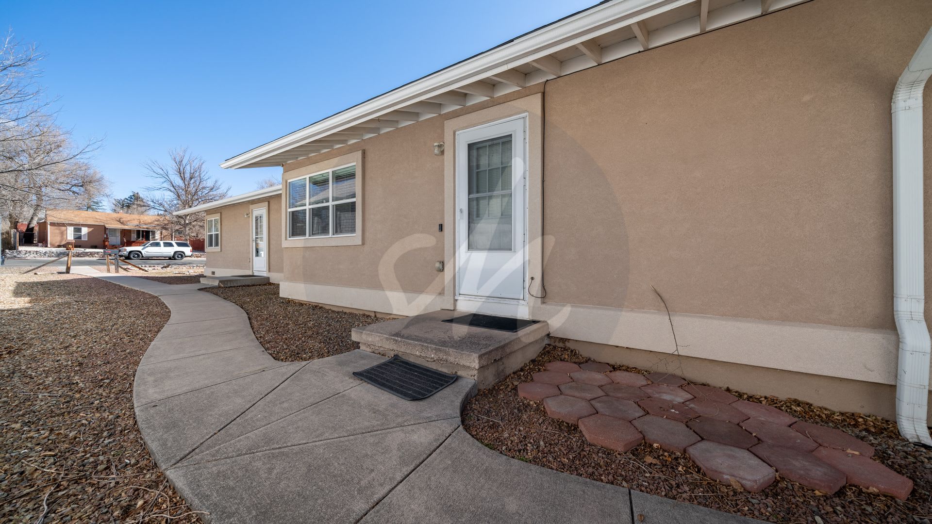 Modern Duplex In Old Colorado City – photo 1