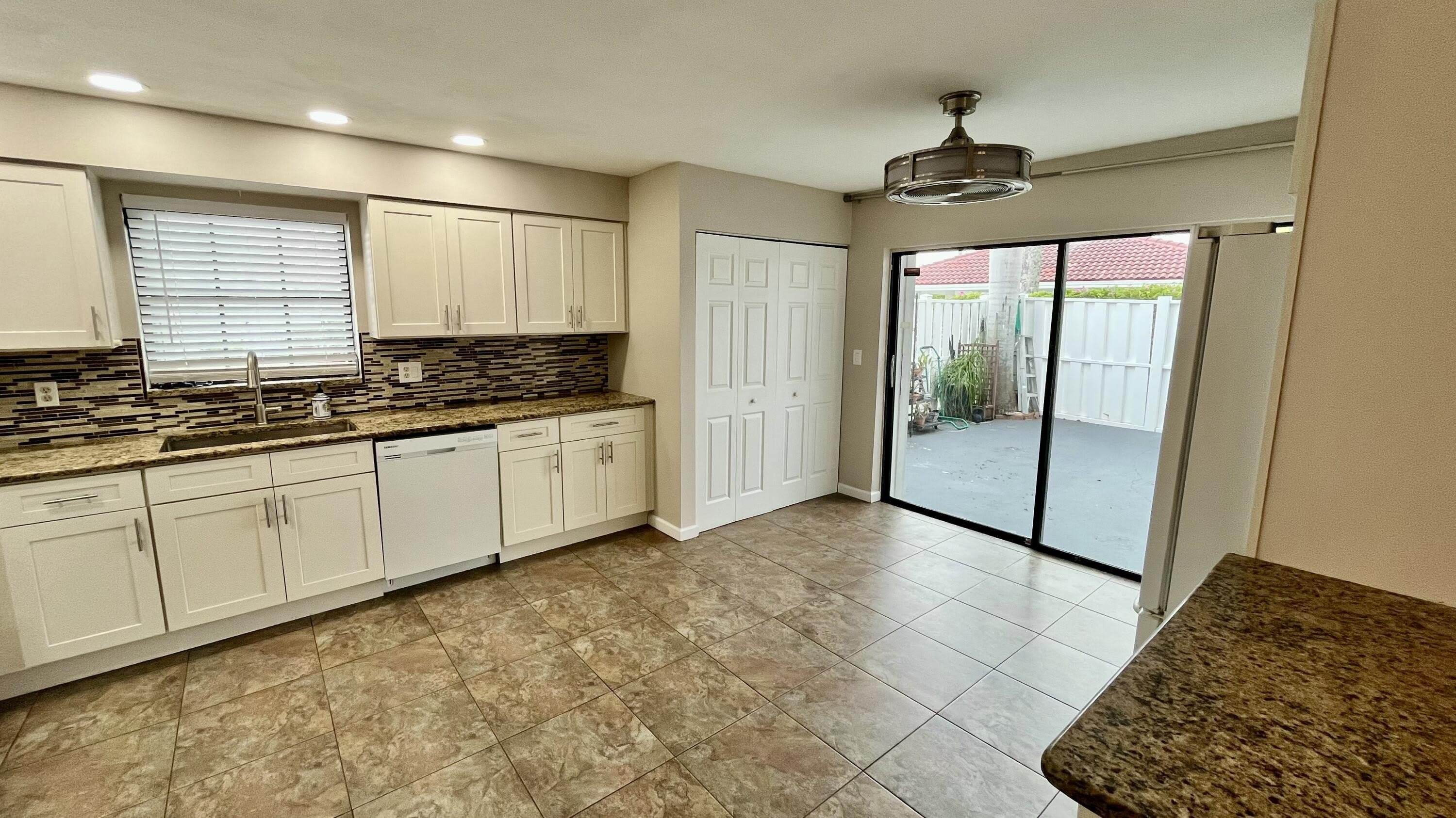 1437 Princeton Lane – photo 3