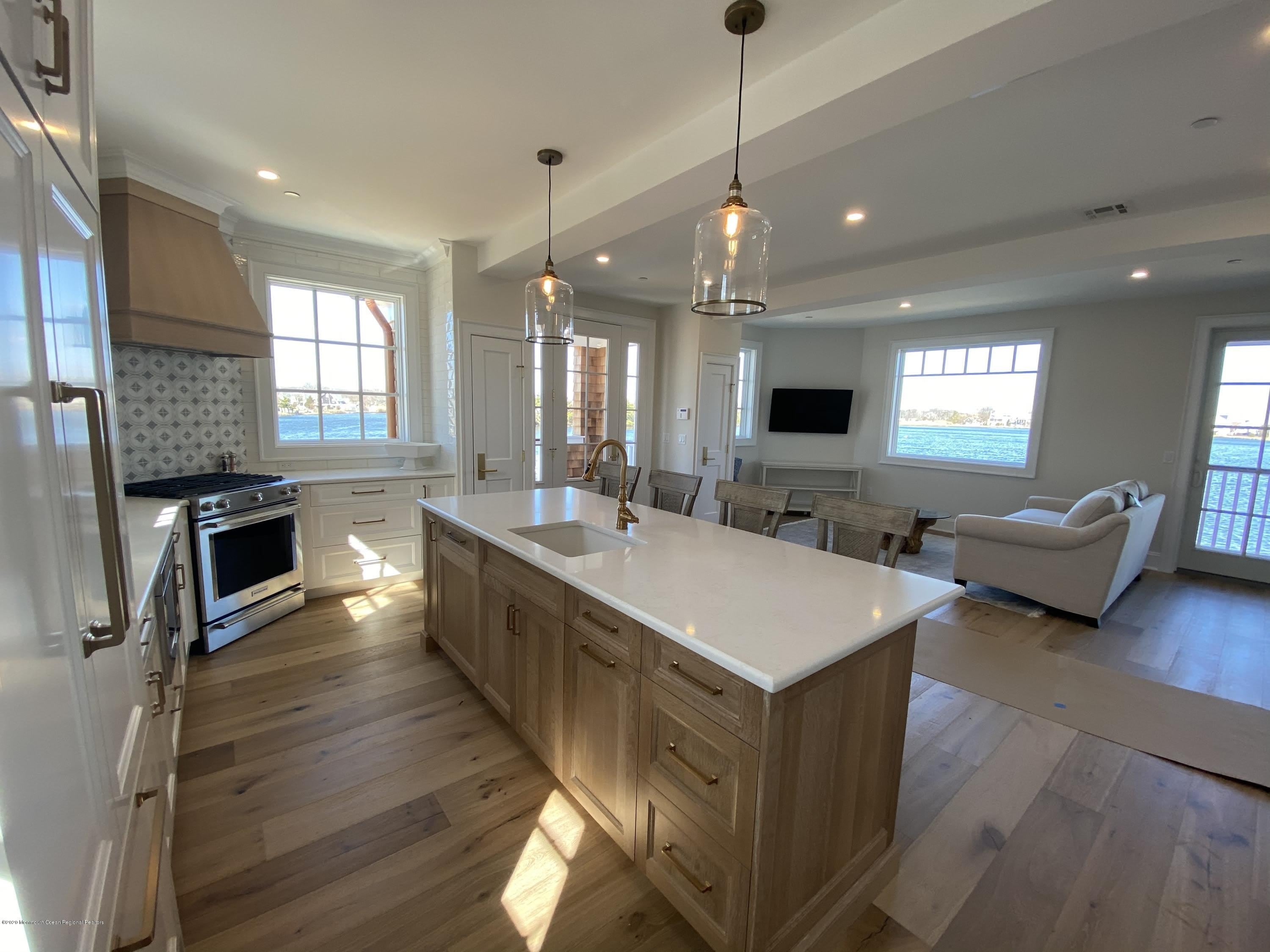412 Lake Avenue – photo 3