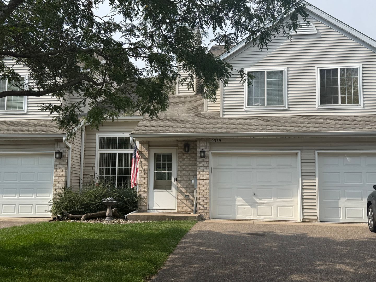 Hidden Gem! 2 story plus Full Walkout Basement – photo 1