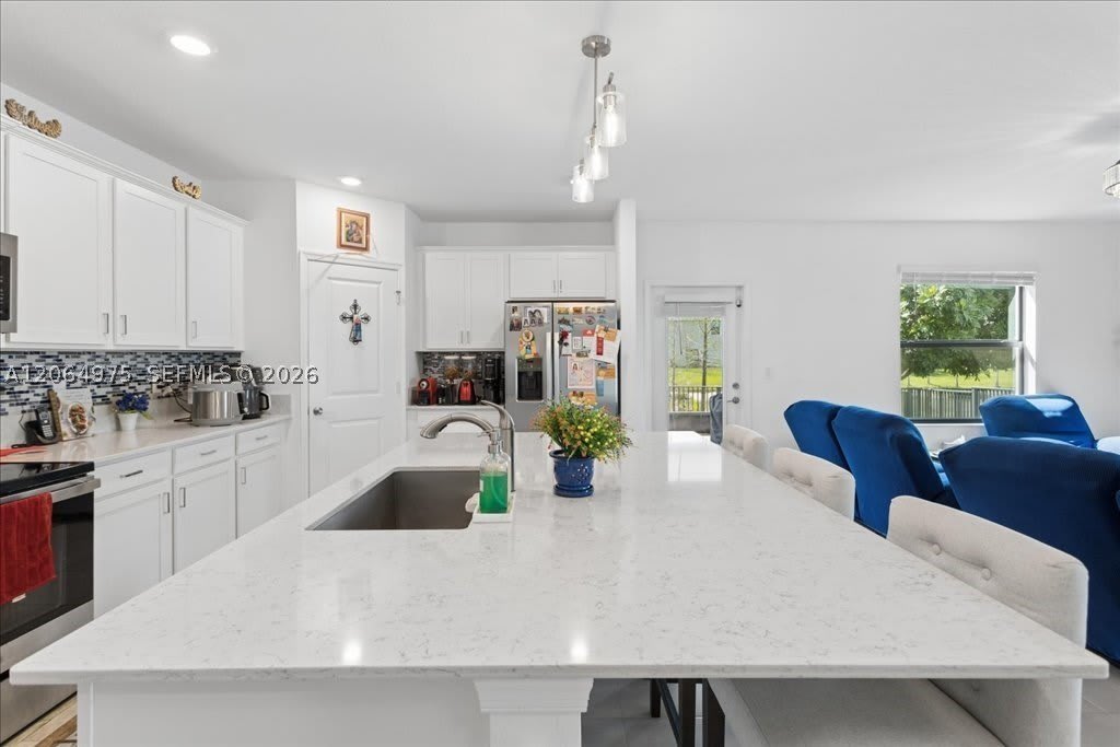 6018 Henderson Way – photo 3