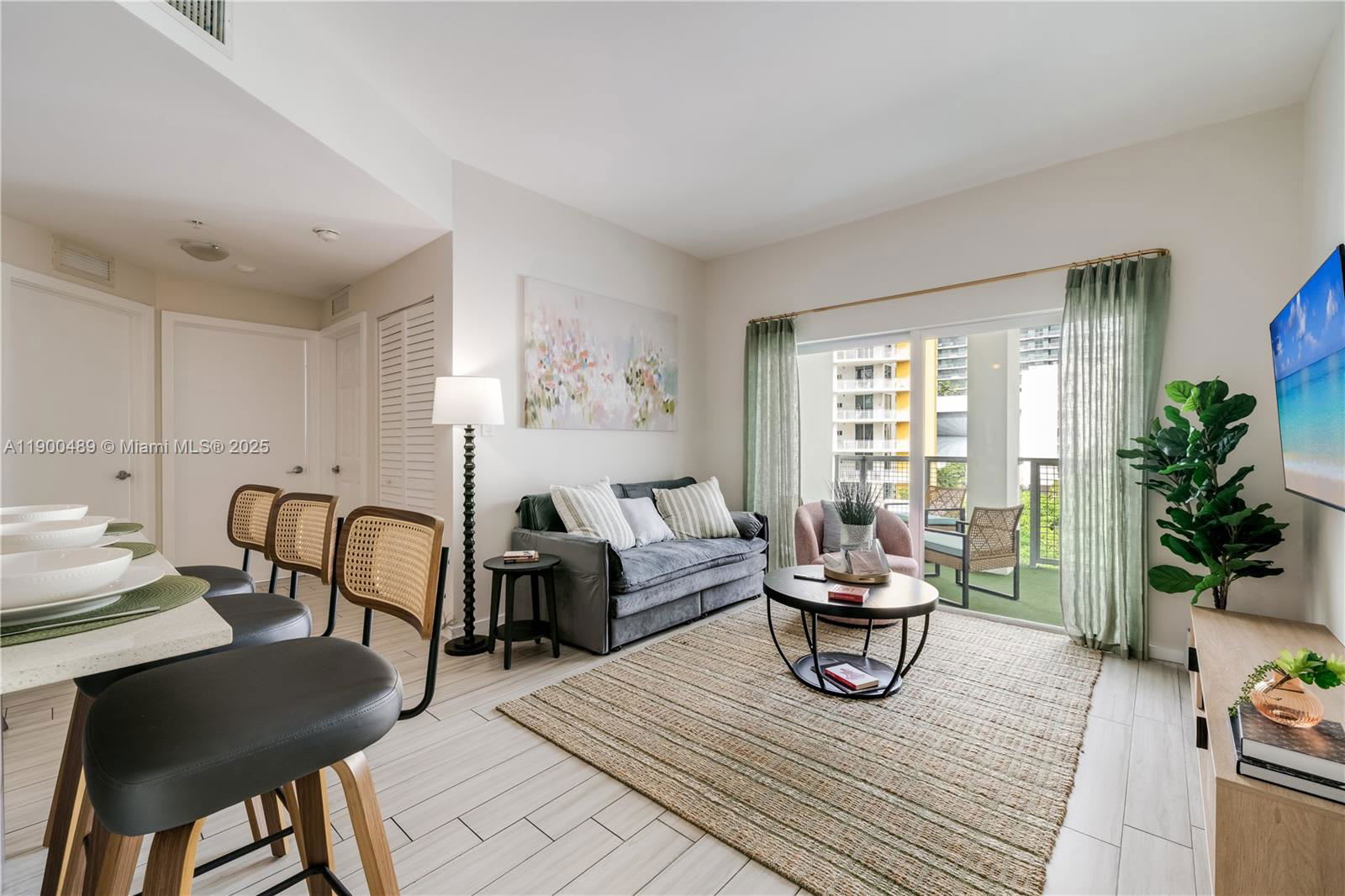 481 Northeast 29th Street – photo 1