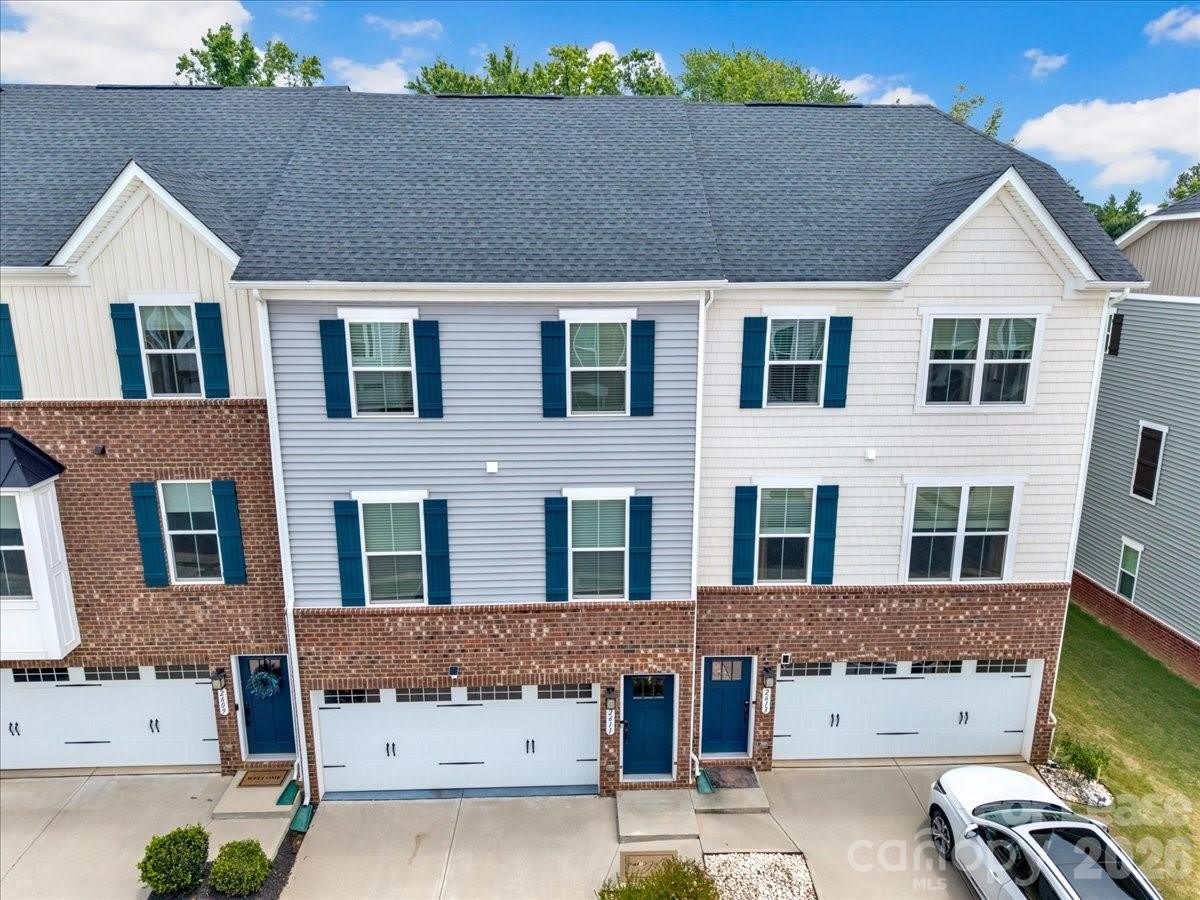 2611 Grantham Place Drive – photo 2