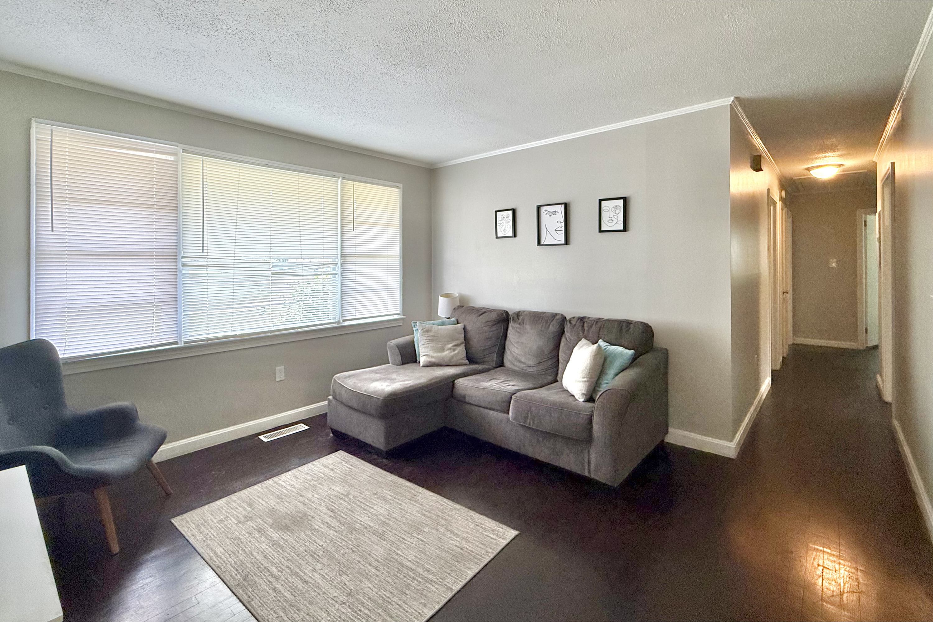 2755 Louise Dr – photo 3