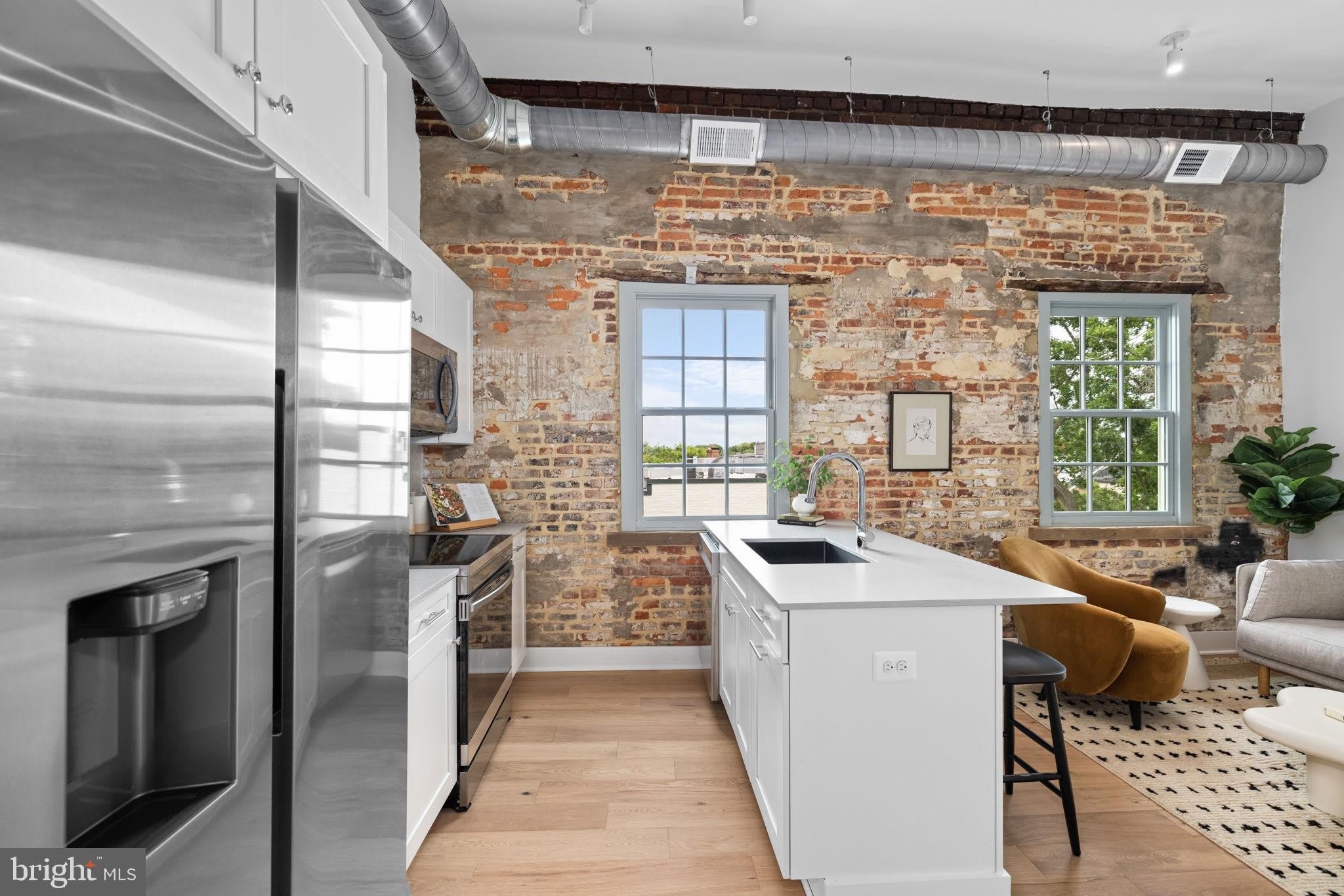901 KING Street – photo 4