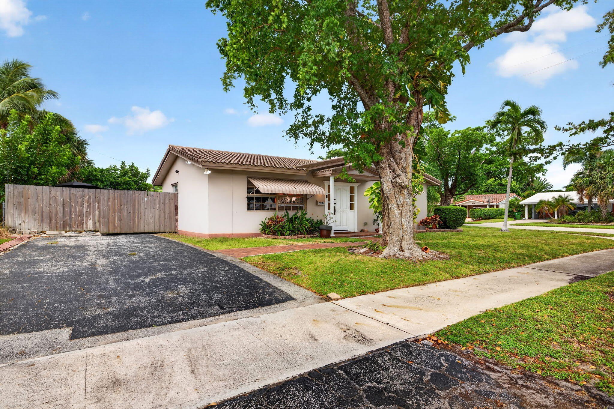 2167 NE 56th Court – photo 2