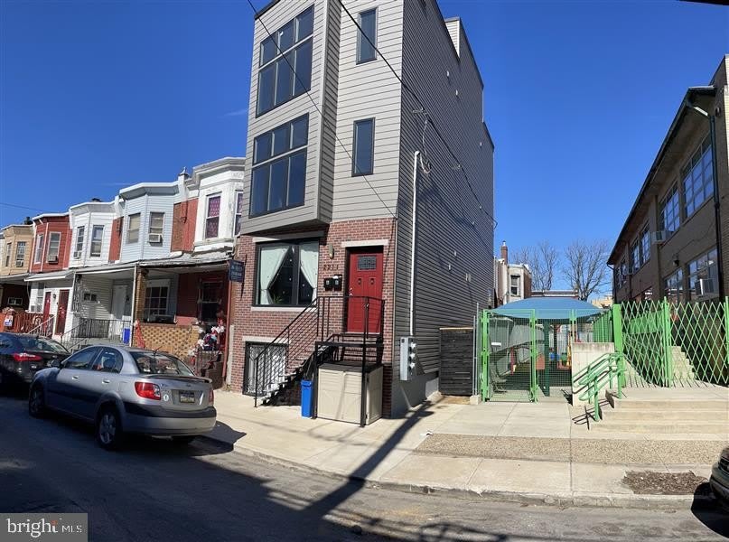 2211 MOORE Street – photo 4