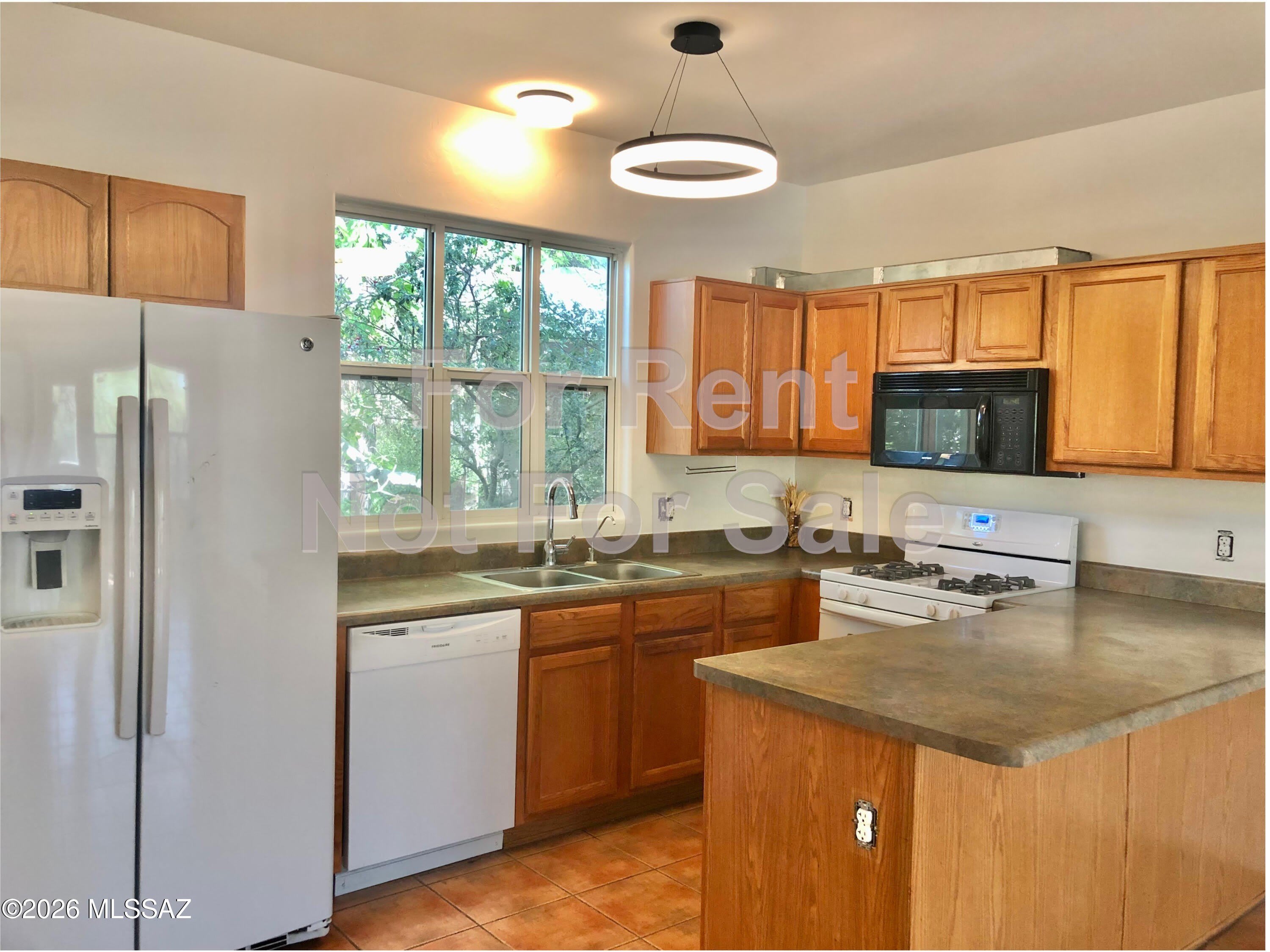575 E Roger – photo 3