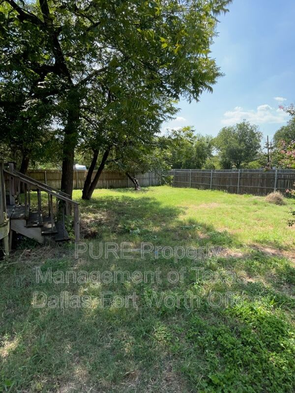 501 E Monroe St – photo 4