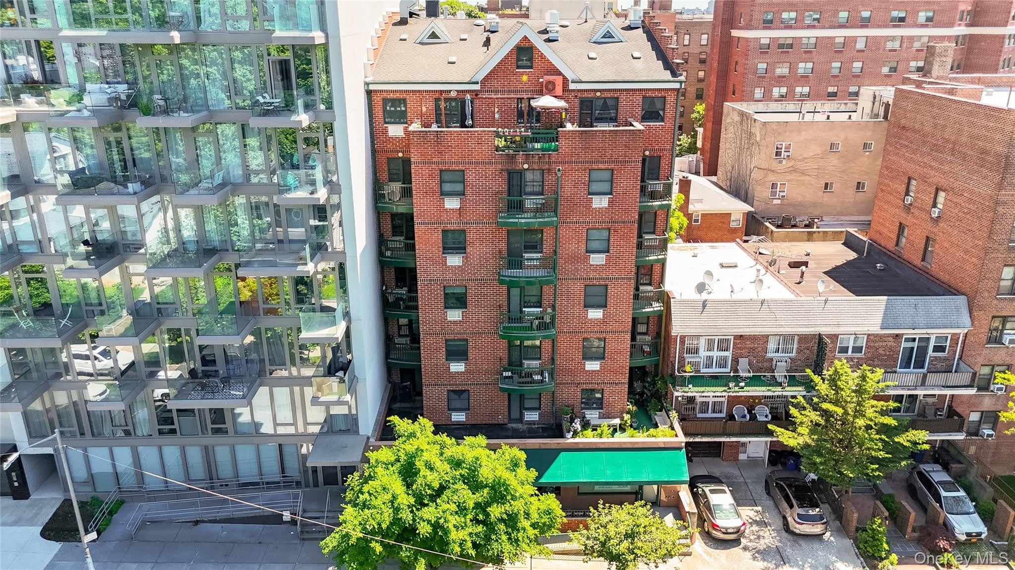83 71 116Th Street – photo 1