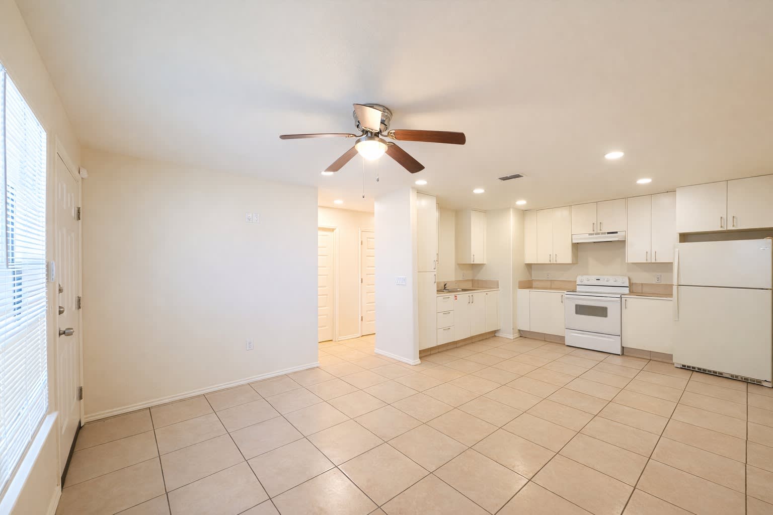 3307 Magdalena St – photo 1