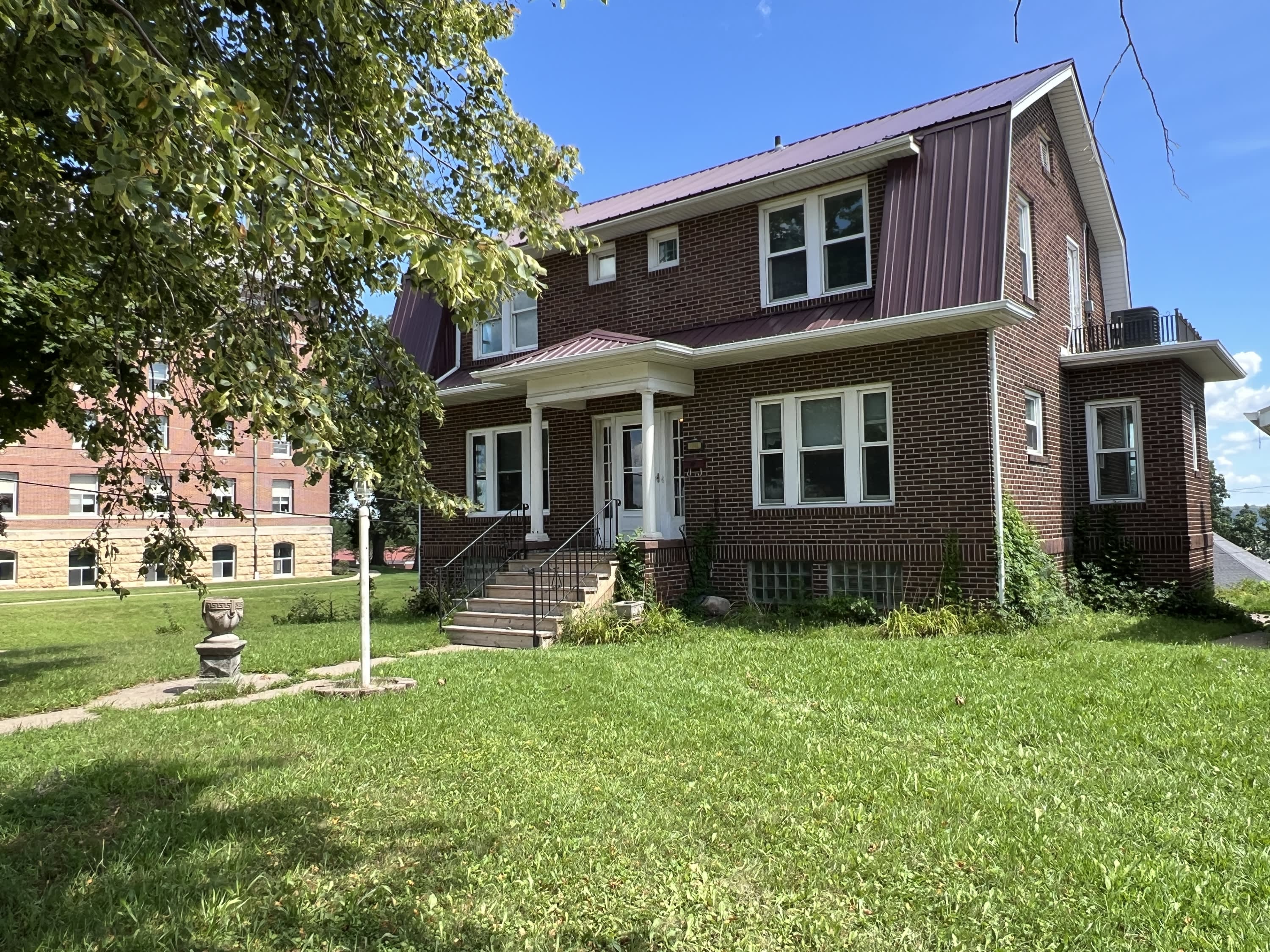 1398 Alta Vista Street – photo 2