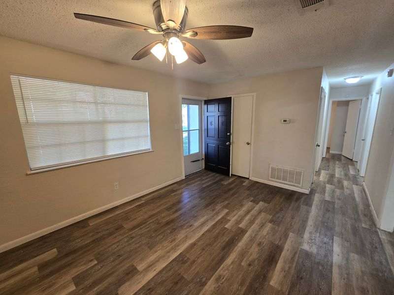 9615 Comstock Rd – photo 3