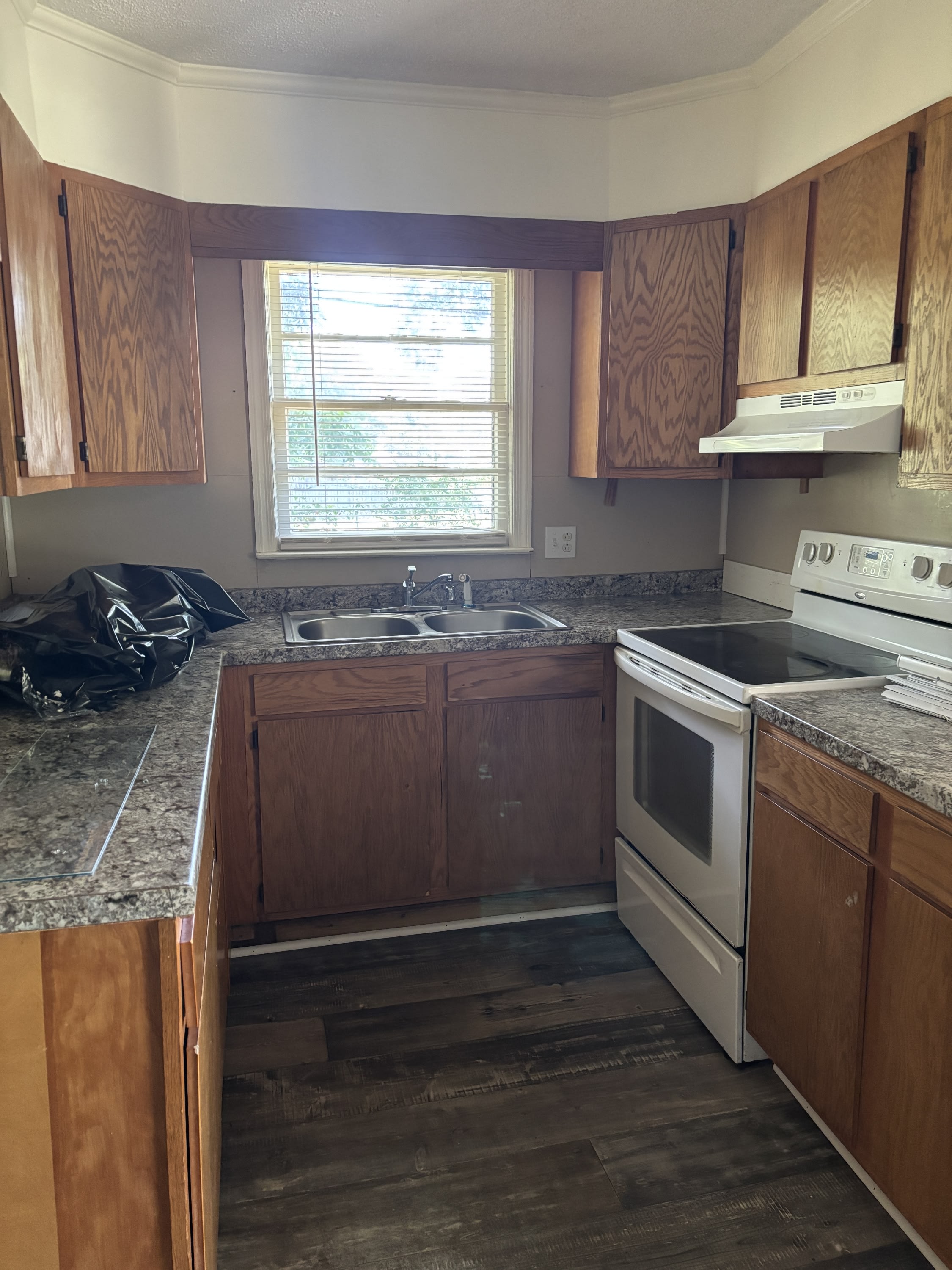 1666 Summit Ave. – photo 3