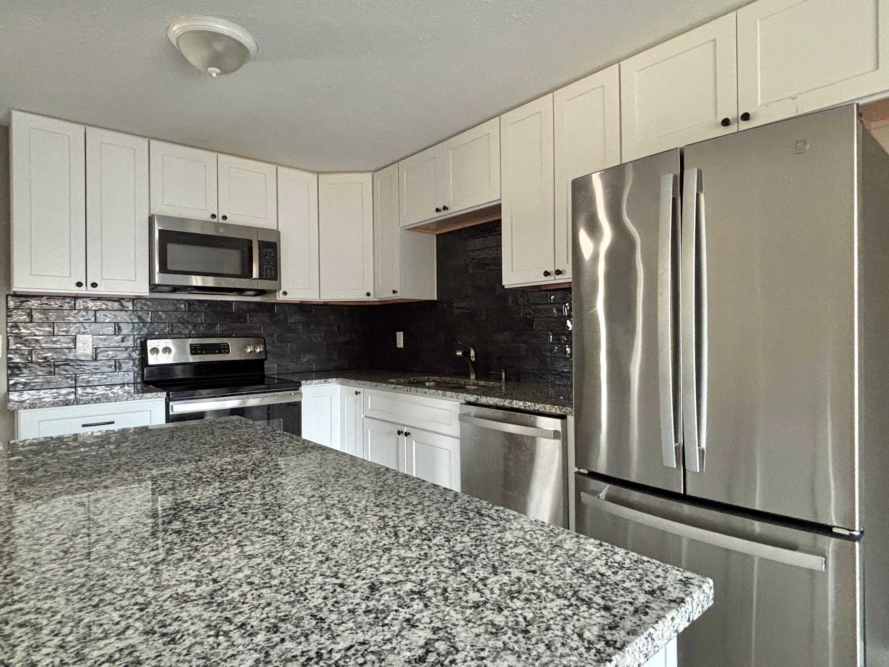 2405 South University Road – photo 4