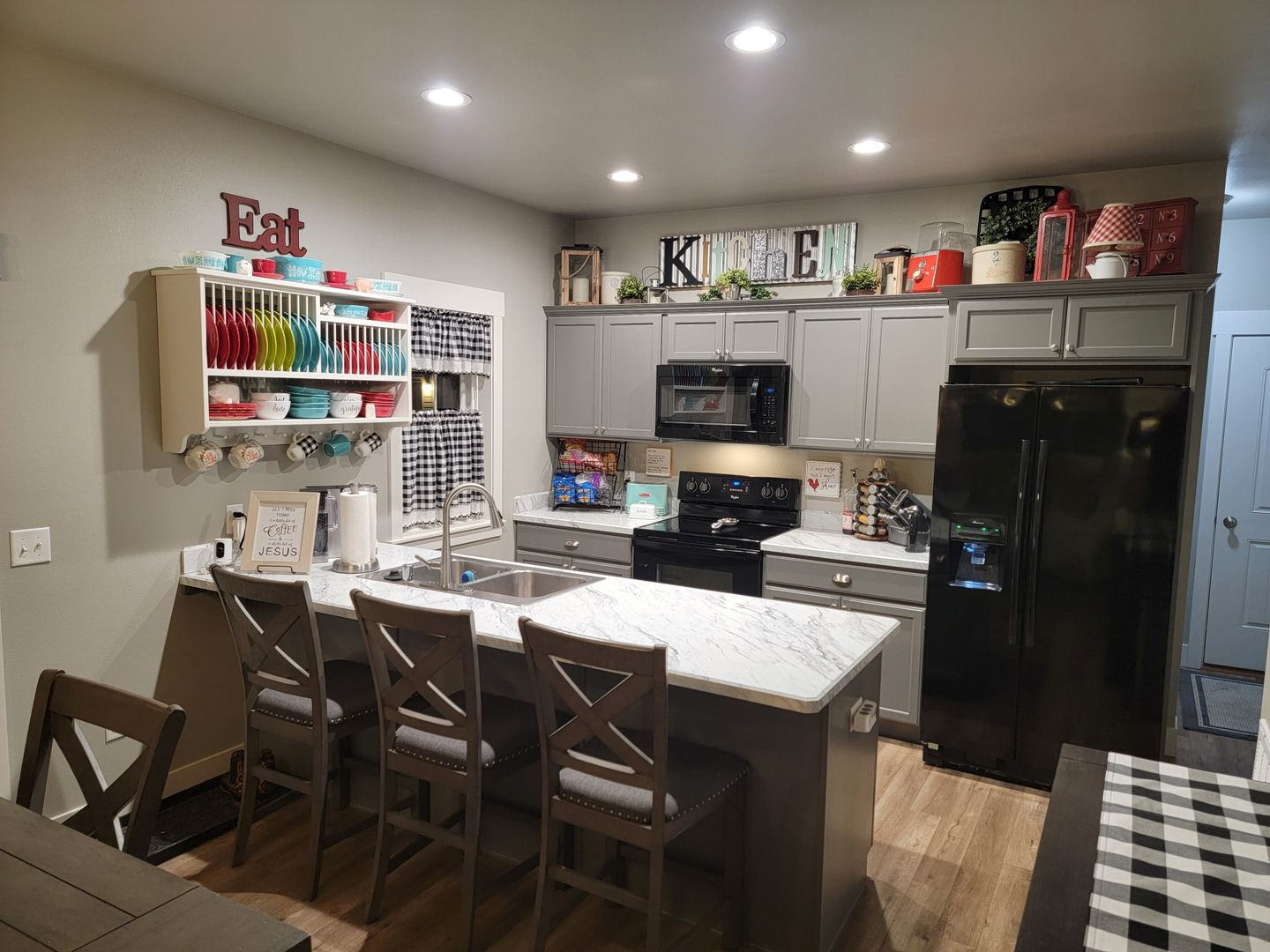 Stunning 2 Bed, 2 Bath Home in Josephine Crossing – photo 3